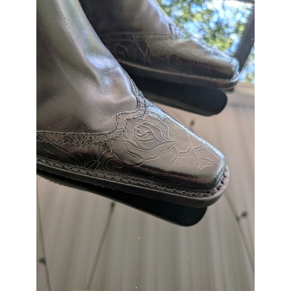 Antonio Melani Shoes Boot Womens 7.5 Black Leather Ankle Heel Western Rose Stamp - Picture 3 of 14